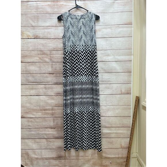 CHICOS BLACK AND WHITE MAXI DRESS WITH BEADED NECKLINE‎ - Picture 3 of 8